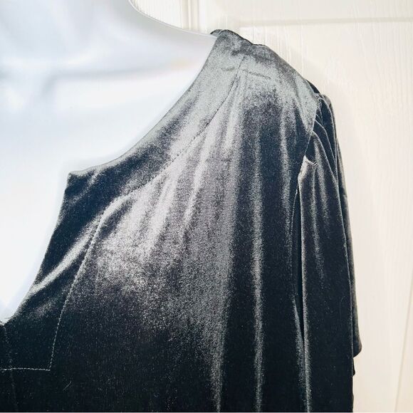 Terra & Sky Charcoal Grey Black Tiered Ruffled V-Neck Velvet Midi Dress 2X - Picture 6 of 12